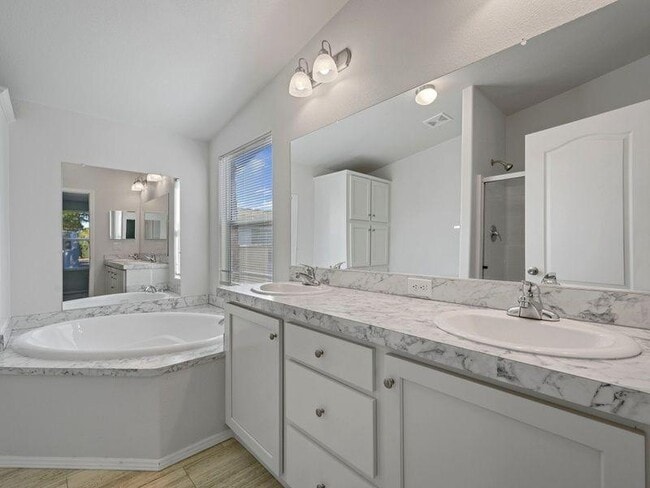 Photo - 4400 W Florida Ave