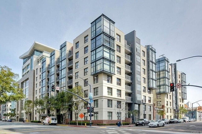 Photo - "Urban Oasis: Spacious 1-Bedroom with Granite Finishes in Downtown San Diego"
