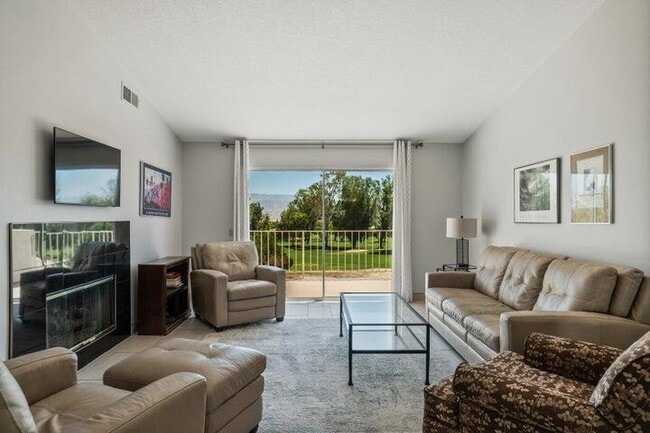 Photo - 272 Desert Falls Dr E