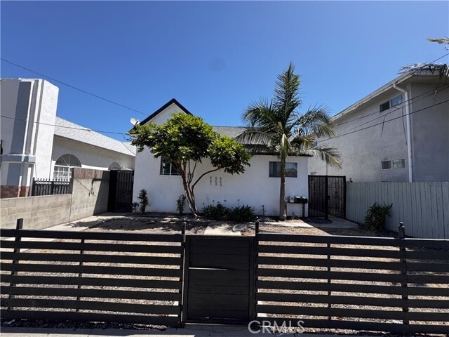 Photo - 563 W 12th St Townhome