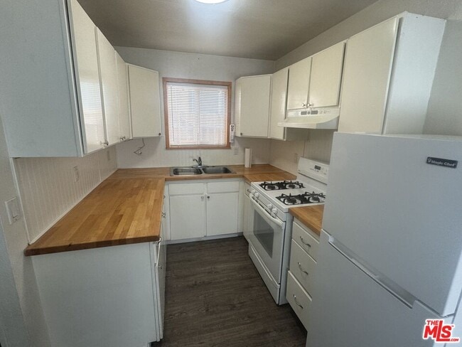 Photo - 1029 W Fairway Blvd