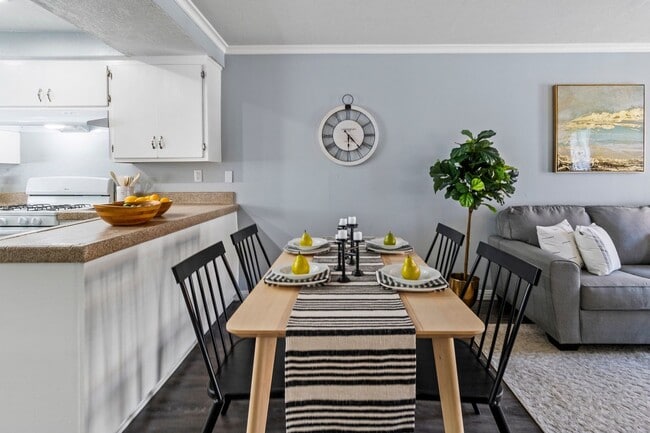 Photo - French Quarter Apartments