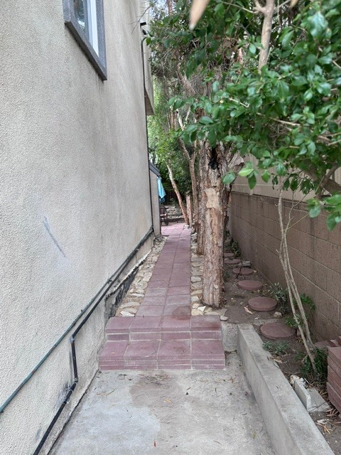 Entrance - 1734 Prospect Ave Unit B2