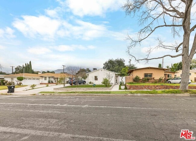 Building Photo - 10320 Mather Ave