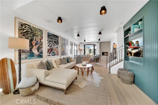 Photo - 412 Acacia Ave