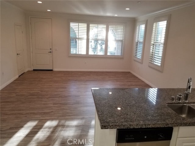 Photo - 74 Rose Arch