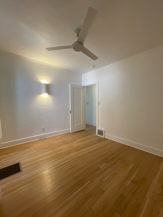 Bedroom 2 - 2076 Paramount Dr