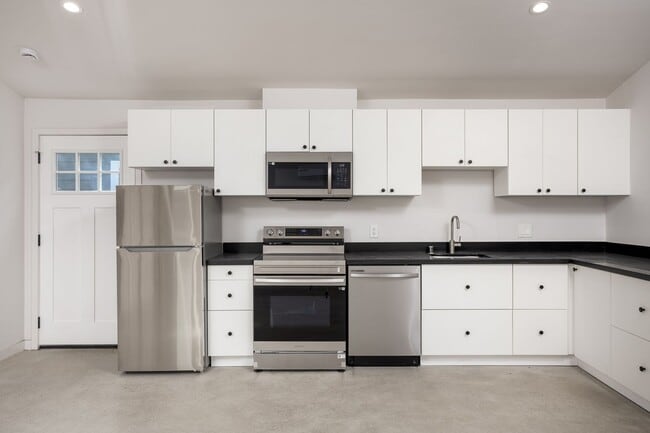 Photo - 126 1/2 Franklin Ct Unit 126 Franklin Ct #B