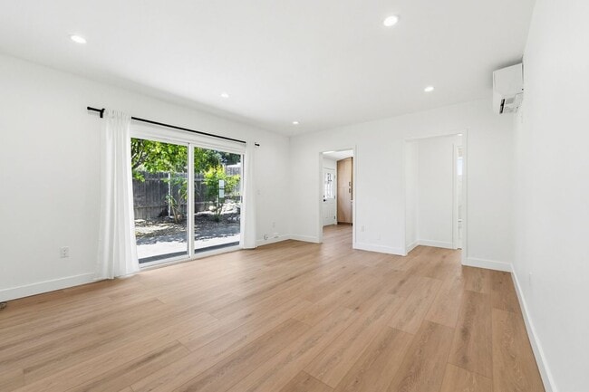 Photo - 2819 Sycamore Ave