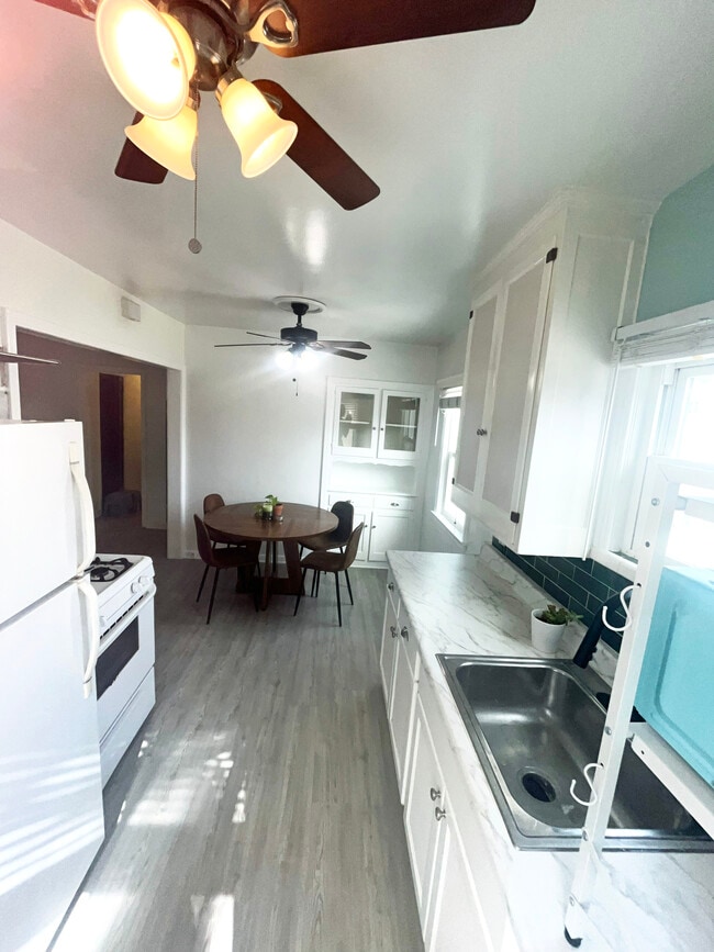 Kitchen - 666 Quincy Ave Unit 666 Quincy Avenue