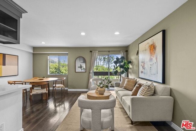 Building Photo - 2700 Cahuenga Blvd Unit 3104