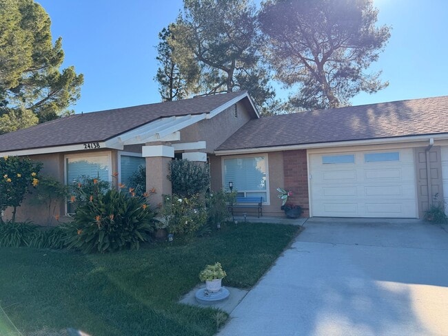 Building Photo - Fully furnished (short term) home in Camarillo's Premier Senior Community - Leisure Village