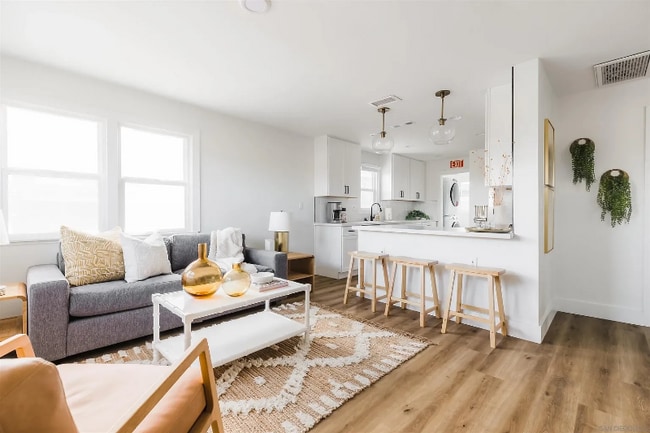 Photo - 1231 Center Ave Unit 1231