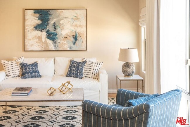 Building Photo - 2101 Ocean Ave Unit 14