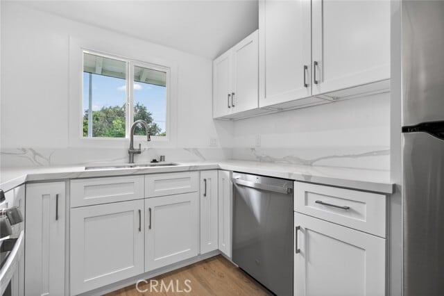 Photo - 7359 Louise Ave
