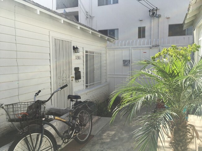 Photo - Beautiful Studio one block from ocean...