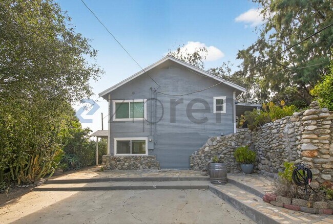 Photo - 16925 Hillside Dr