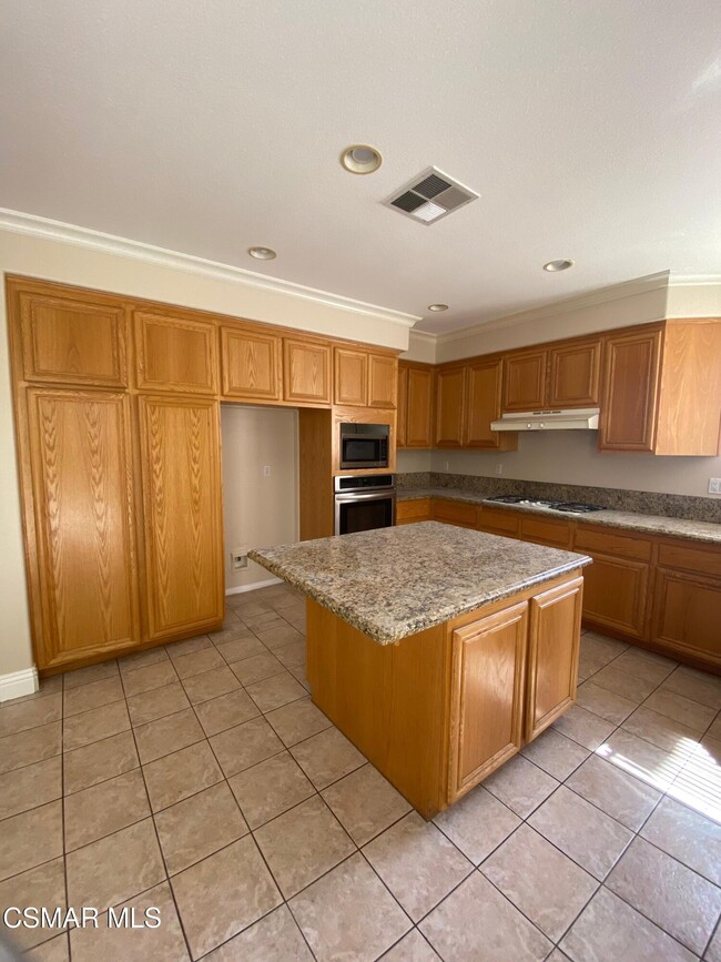 Photo - 2559 Parade Ave