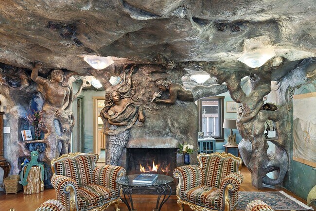 Photo - Ever dreamed of living under the sea?!