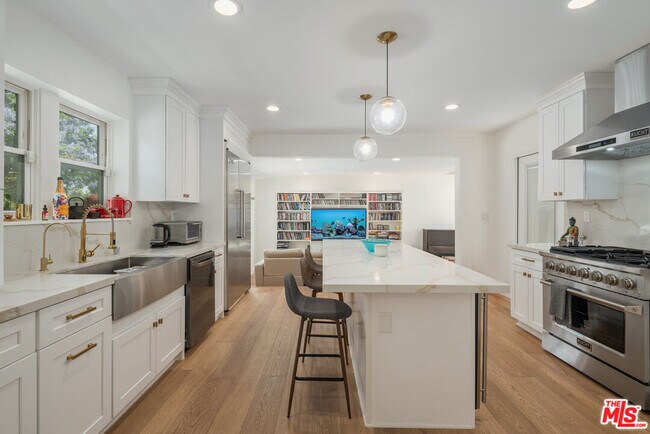 Photo - 5664 Donna Ave