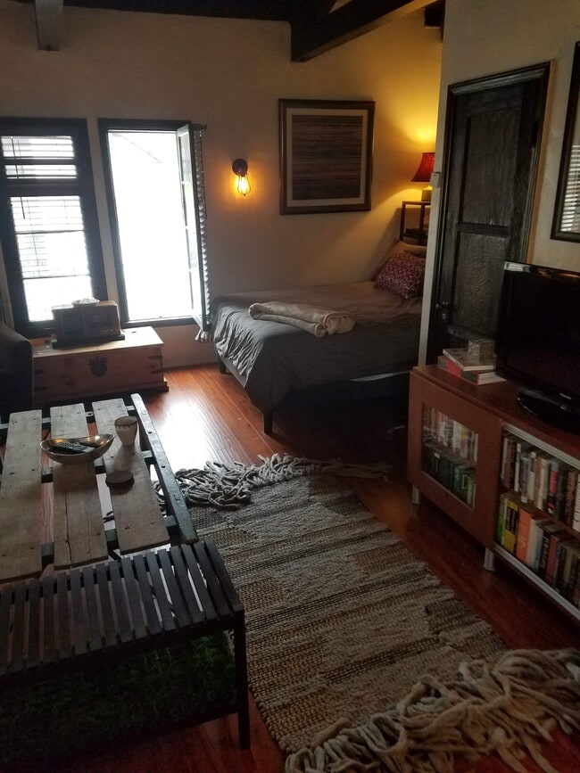 Photo - 1847 S Rimpau Blvd Unit 1847