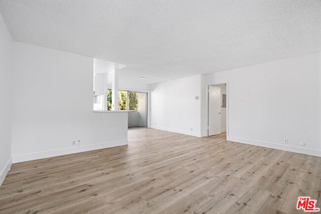 Photo - 1420 S Bedford St Unit 305