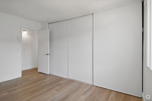 Building Photo - Terre at 1019 Peach Rental