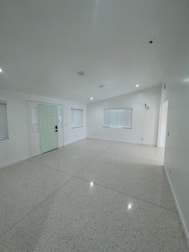 Photo - 66384 First St