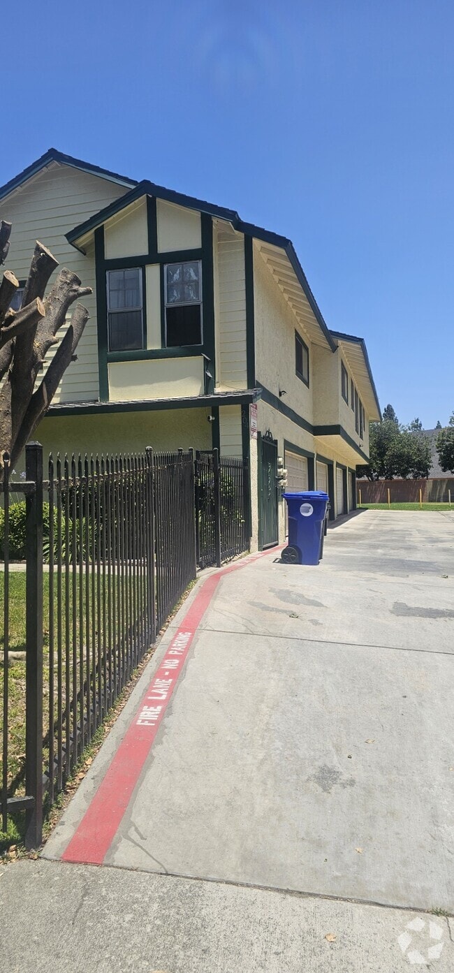 Building Photo - 204 Grayson Way Unit # C Rental