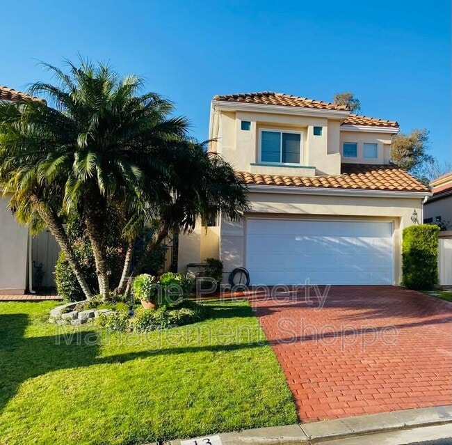 Building Photo - 13 Azusa Ave