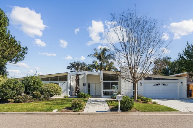 Building Photo - 8335 Sugarman Dr