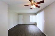 2BR, 2BA-824 SF - Town Square
