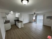 Photo - 13562 Vanowen St