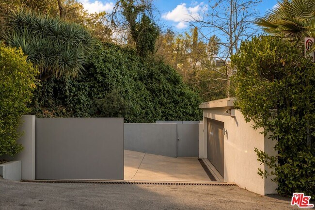 Photo - 3201 Oakley Dr