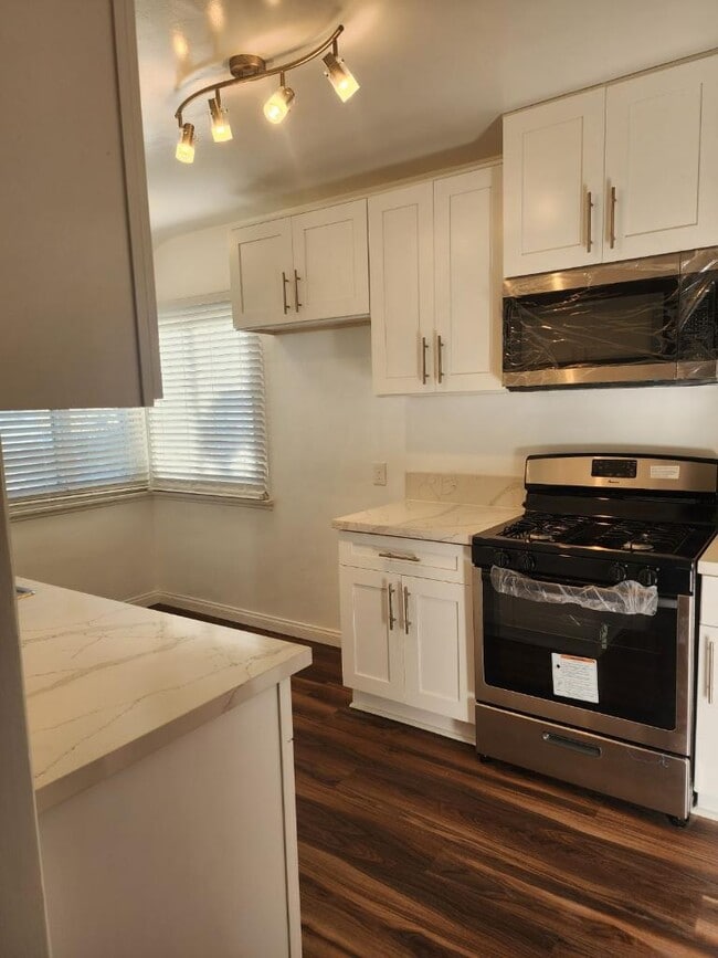 remodeled kitchen - 2708 W 85th St Apartments Unit 2708 W. 85th St
