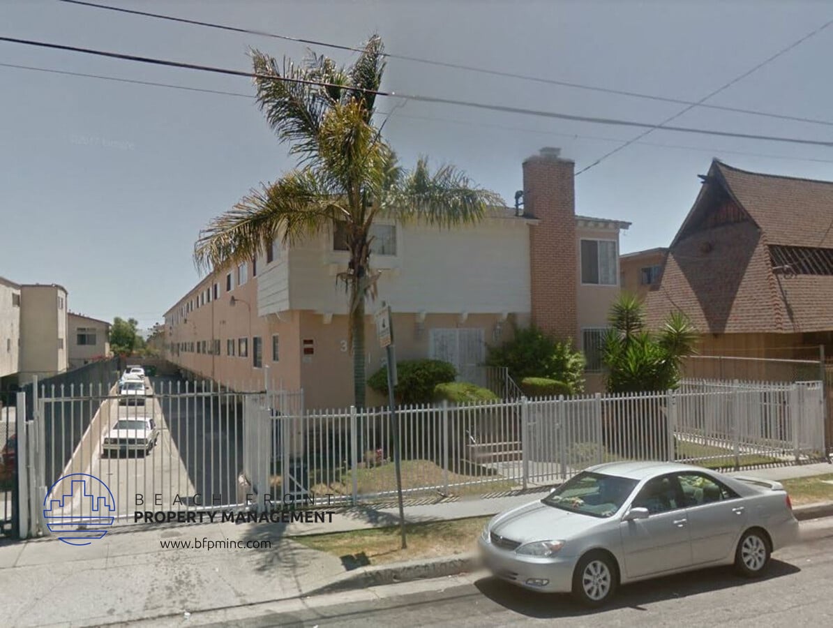 Photo - 3612 W. 102nd St. Apartments