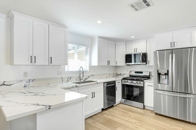 Photo - Prime Sylmar 2/2 brand new home