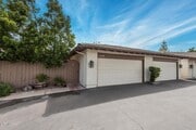 Photo - 1129 Glenbridge Cir