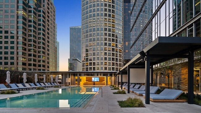 Photo - Figueroa Eight