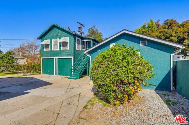 Photo - 2163 W 27th St