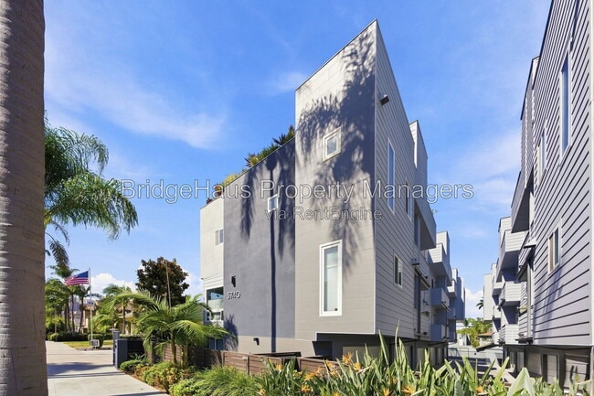 Photo - 3740 Third Avenue
