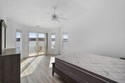 Photo - 18075 Lakeview Dr House
