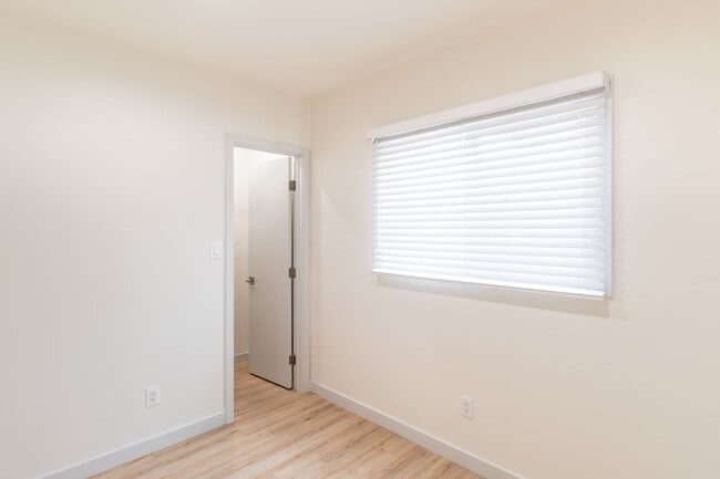 Photo - 1208 Daisy Ave Unit 09