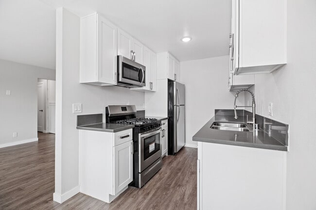 844 W 164th St - 844 W 164th St Apartments