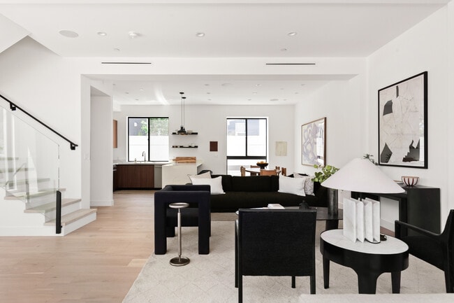 Photo - 861 1/2 Hyperion Ave