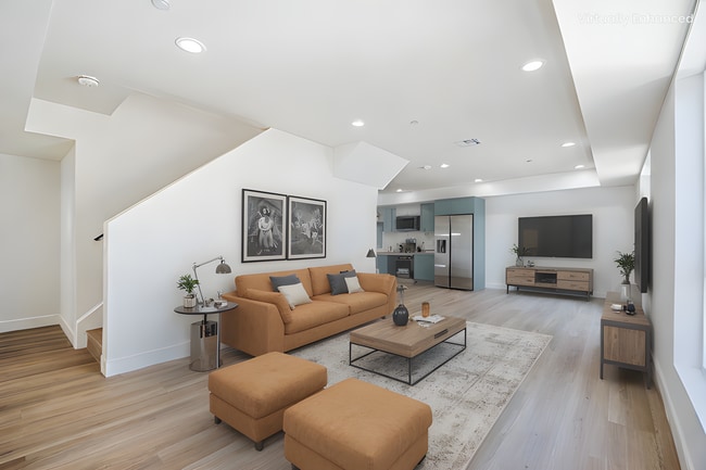 Brand new 4 bed/4 bath townhomes! - Brand new 4 bed/4 bath townhomes!