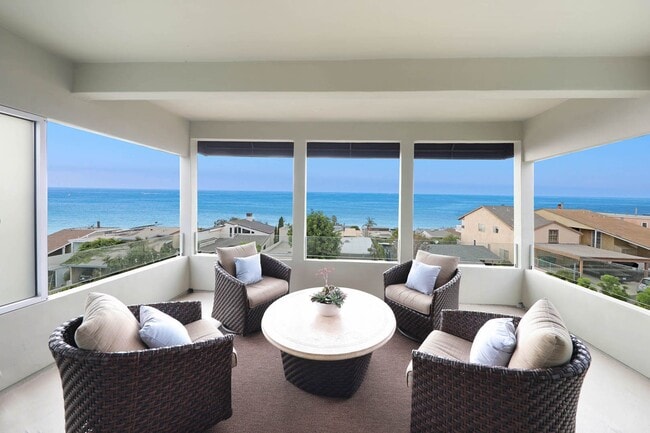 Photo - Gorgeous Contemporary Hilltop Laguna Beach...