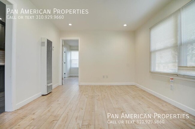 Photo - 1749 Cedar Ave Unit 04