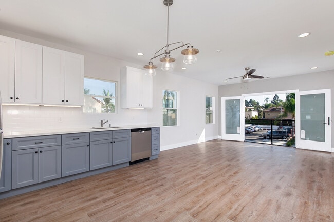 Building Photo - 3318 Fourth Ave