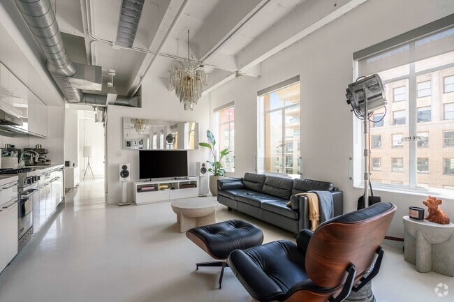 Building Photo - 6253 Hollywood Blvd Rental